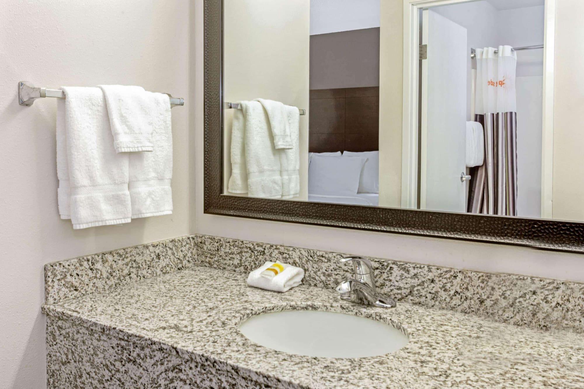 La Quinta By Wyndham Milwaukee