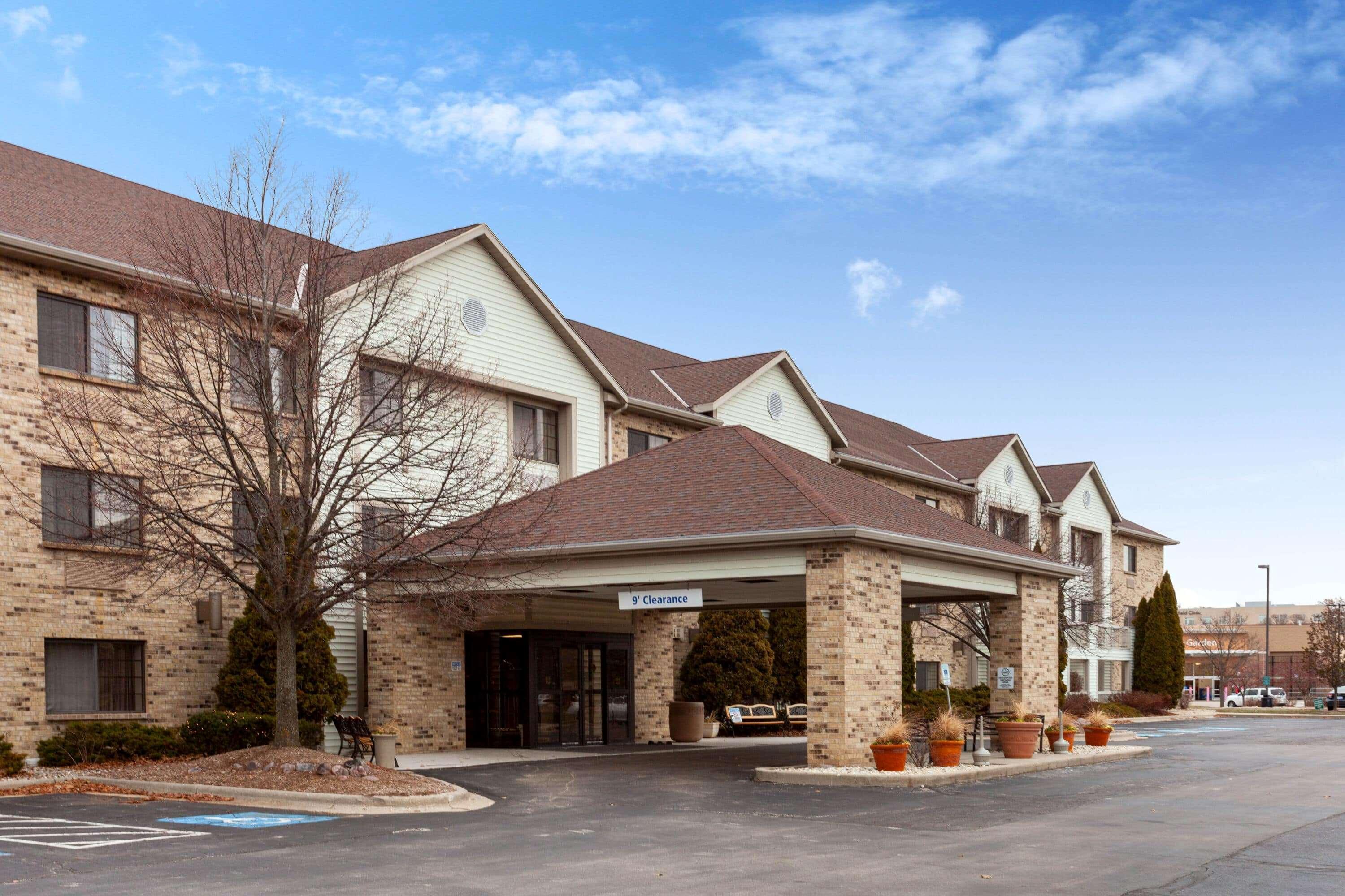 La Quinta By Wyndham Milwaukee 3*