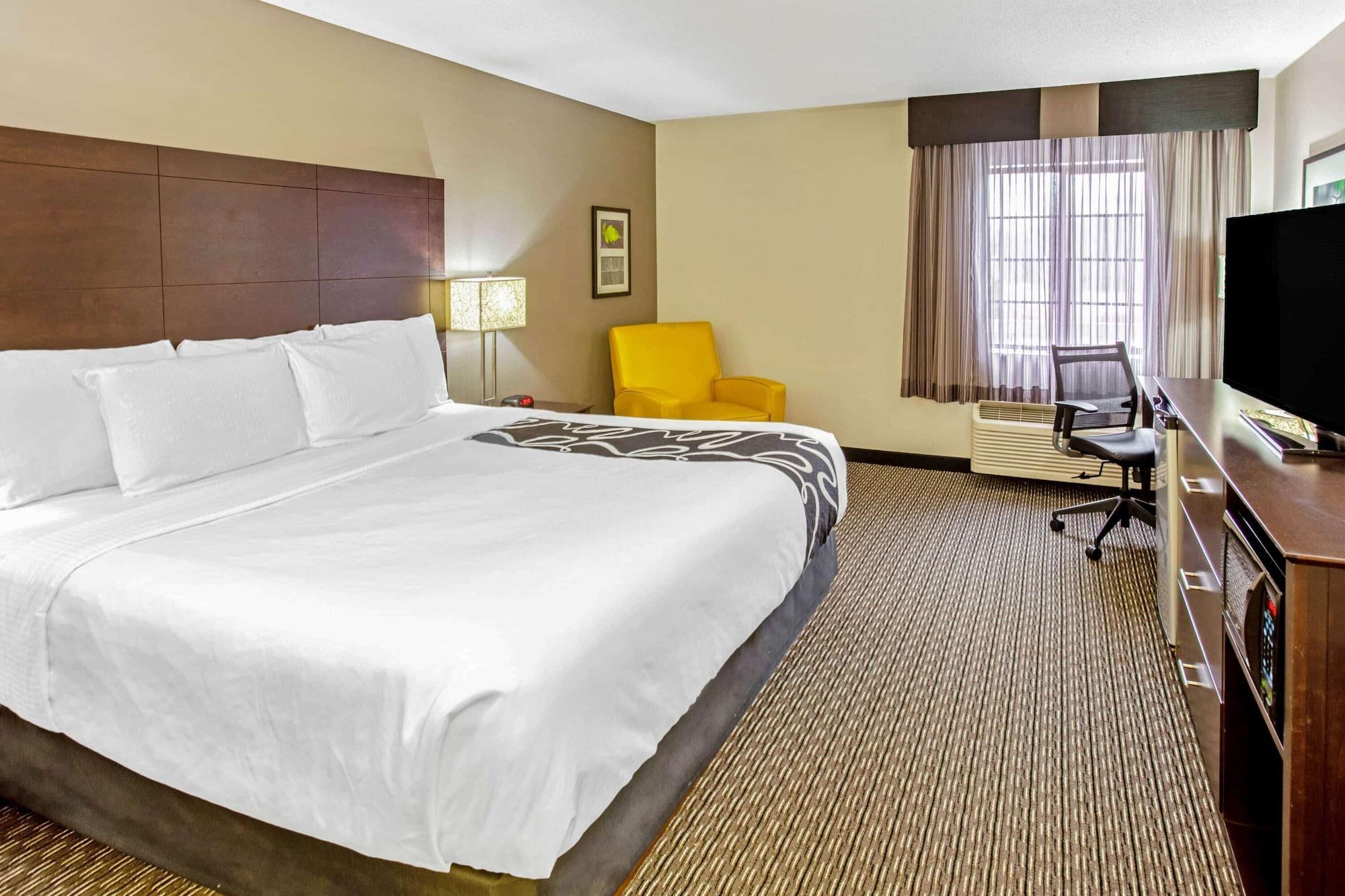 Hotel La Quinta By Wyndham Milwaukee Delafield
